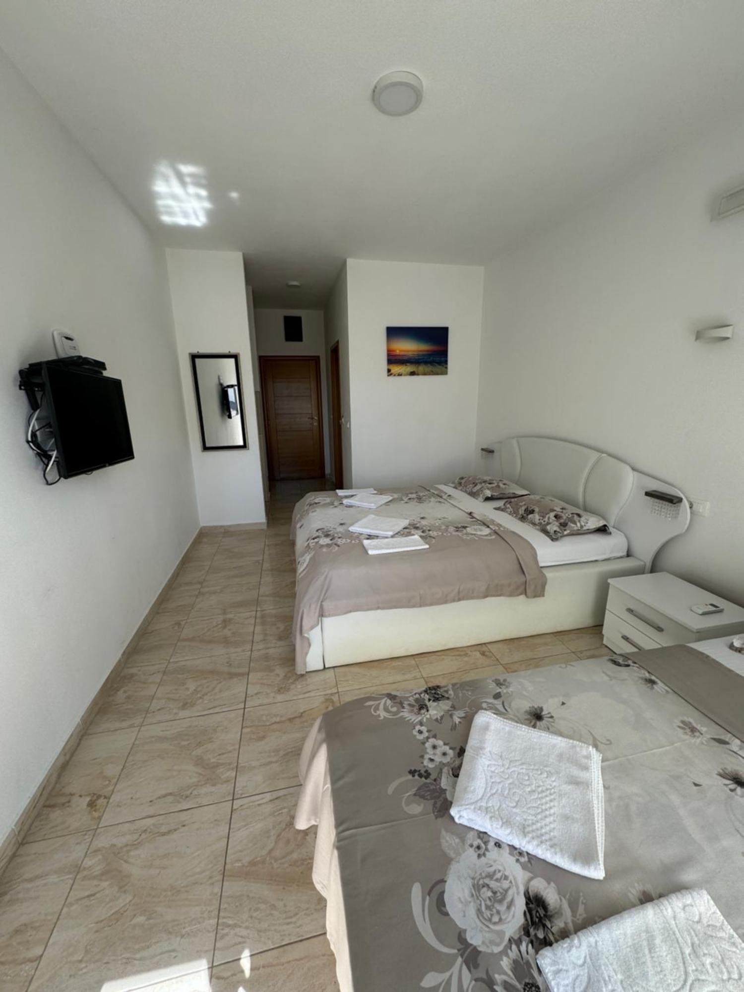 Harasta Lux Apartment Бар Екстериор снимка