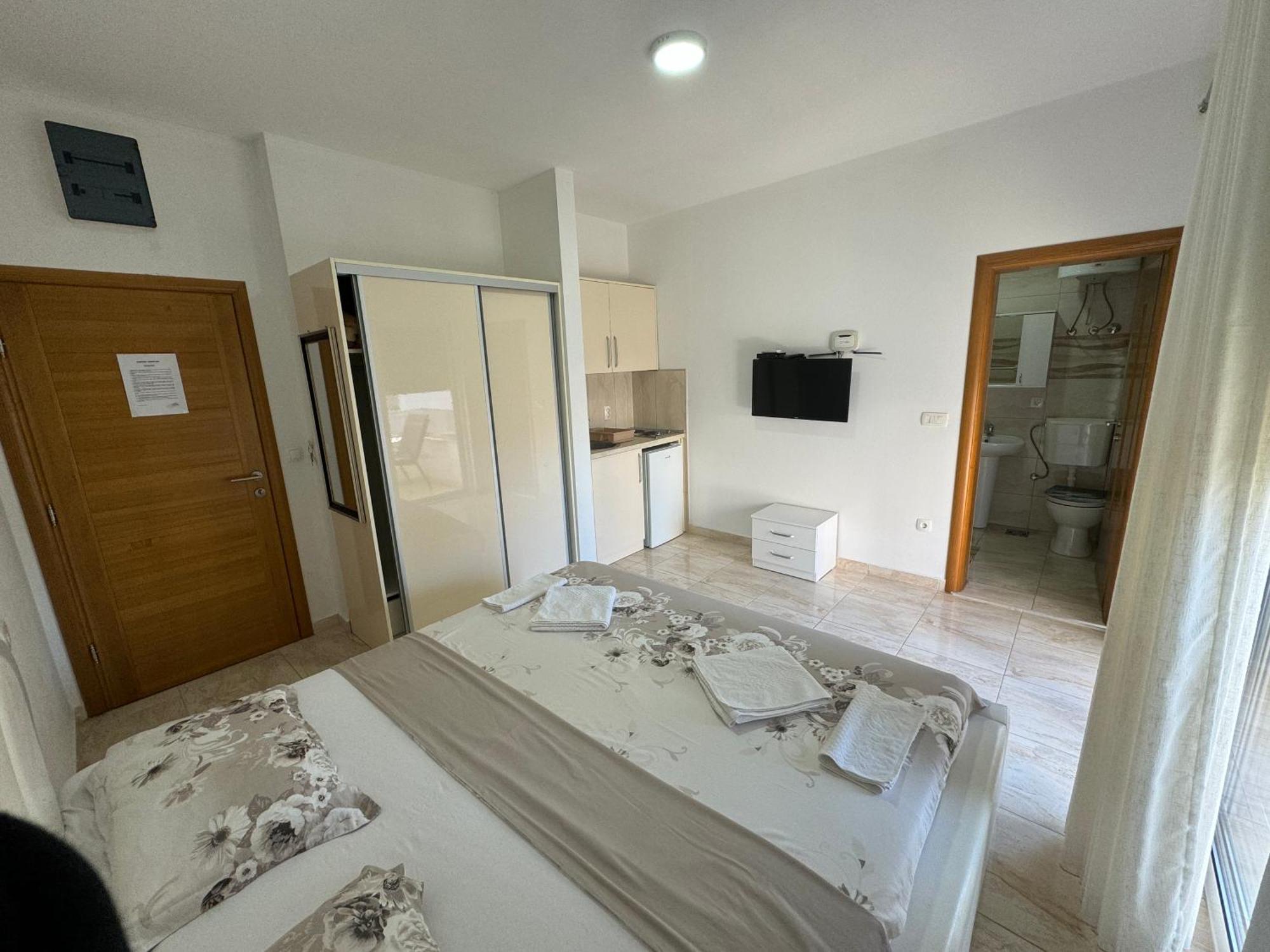 Harasta Lux Apartment Бар Екстериор снимка
