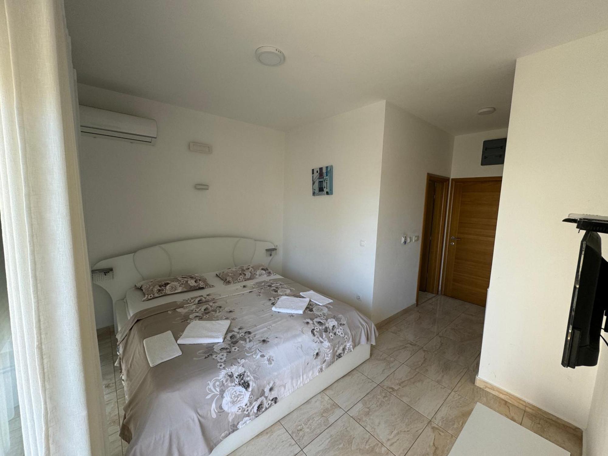 Harasta Lux Apartment Бар Екстериор снимка