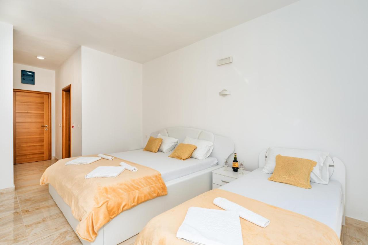 Harasta Lux Apartment Бар Екстериор снимка